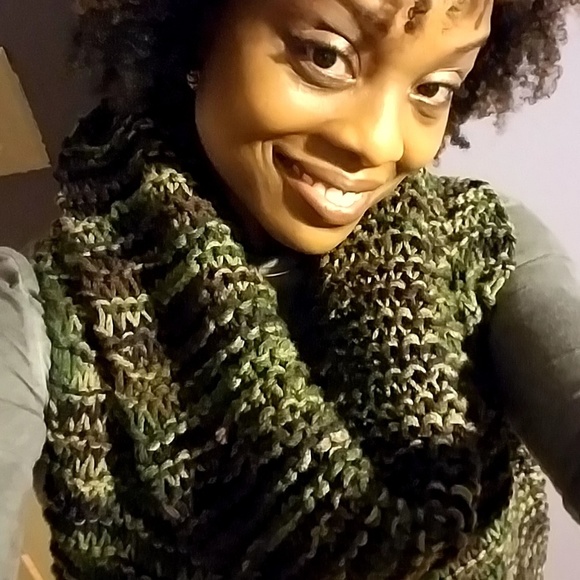 Camo Blanket Scarf Wrap Hand Knitted!!! - Picture 2 of 2